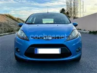 Usado Ford Fiesta Trend 82 CV (60 kW) 2010 Azul Utilitario