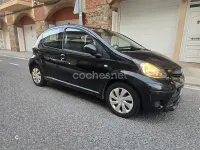 Usado Toyota Aygo Live 68 CV (50 kW) 2012 Negro Utilitario