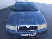 Usado Skoda Octavia Ambiente 102 CV (75 kW) 2004 Verde Berlina