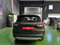 Usado Ford Kuga Titanium 120 CV (88 kW) 2022 Gris / plata SUV