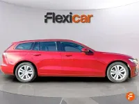 Begagnad Volvo V60 Momentum 163 HK (119 kW) 2021 Röd Kombi