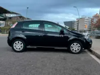 Usado Fiat Punto Easy 69 CV (50 kW) 2015 Negro Berlina