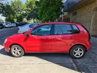 Usado VW Polo Edition 70 CV (51 kW) 2006 Rojo Utilitario