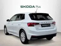 Usado Skoda Fabia Selection 95 CV (69 kW) 2025 Blanco Utilitario