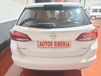 Usado Opel Astra Excellence 136 CV (100 kW) 2017 Blanco Familiar