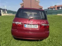 Usado Kia Carens EX 112 CV (82 kW) 2003 Rojo Monovolumen