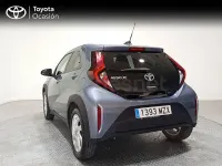 Usado Toyota Aygo X Play 72 CV (52 kW) 2025 Gris / plata SUV