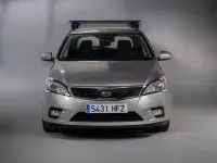 Usado Kia Ceed 105 CV (77 kW) 2011 Gris Utilitario