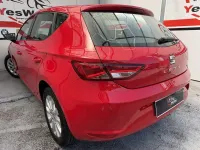 Usado Seat Leon Style 110 CV (80 kW) 2016 Rojo Utilitario