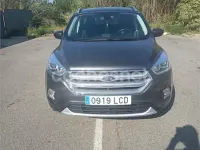 Usado Ford Kuga Trend 120 CV (88 kW) 2019 Gris / plata SUV