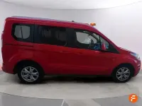 Usado Ford Tourneo Connect Trend 100 CV (73 kW) 2017 Rojo Monovolumen