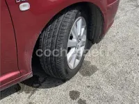 Usado Toyota Avensis Executive 116 CV (85 kW) 2003 Granate Berlina