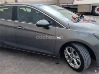 Usado Opel Astra Excellence 110 CV (80 kW) 2017 Gris / plata Berlina