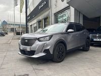 Usado Peugeot 2008 Allure 130 CV (95 kW) 2023 Gris SUV