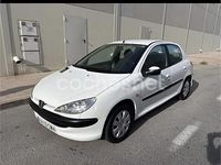 Usado Peugeot 206 70 CV (51 kW) 2004 Blanco Berlina