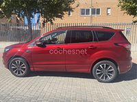 Usado Ford Kuga ST-Line 150 CV (110 kW) 2019 Rojo SUV