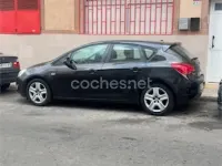 Usado Opel Astra Enjoy 115 CV (84 kW) 2011 Negro Berlina