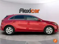 Usado Kia Ceed GT GT-Line 120 CV (88 kW) 2024 Rojo Familiar