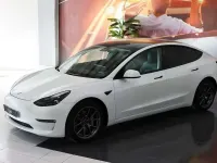 Używany Tesla Model 3 350 kW (476 KM) 2022 Biały Sedan/Limuzyna
