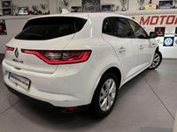 Usado Renault Mégane IV LIMITED 101 CV (74 kW) 2018 Blanco Utilitario