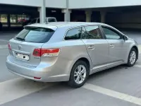 Usado Toyota Avensis Advance 126 CV (92 kW) 2010 Gris Berlina
