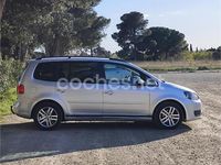 Usado VW Touran Advance 140 CV (102 kW) 2011 Gris / plata Monovolumen