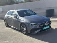 Usado Mercedes A180 109 CV (80 kW) 2023 Gris Utilitario