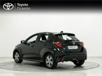 Usado Toyota Yaris Active 116 CV (85 kW) 2025 Negro Utilitario