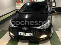 Usado Hyundai i20 84 CV (61 kW) 2015 Negro Berlina