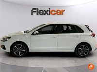 Usado Hyundai i30 110 CV (80 kW) 2021 Blanco Berlina