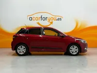 Usado Hyundai i20 99 CV (72 kW) 2017 Rojo Utilitario