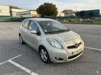 Usado Toyota Yaris 90 CV (66 kW) 2010 Beige Utilitario