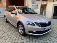 Usado Skoda Octavia Active 115 CV (84 kW) 2020 Gris / plata Familiar