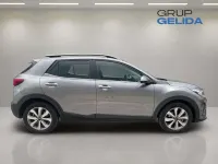 Usado Kia Stonic 101 CV (74 kW) 2025 Gris SUV