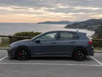Usado VW Golf VIII GTI 245 CV (180 kW) 2024 Gris Utilitario