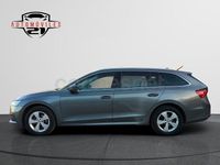 Usado Skoda Octavia Active 115 CV (84 kW) 2022 Gris Familiar