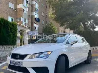 Usado Seat Leon Style 130 CV (95 kW) 2018 Blanco Berlina
