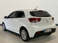 Usado Kia Rio 84 CV (61 kW) 2022 Blanco