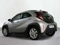 Usado Toyota Aygo X Play 72 CV (52 kW) 2024 Gris / plata SUV
