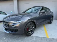 Usado Maserati Levante GranLusso 430 CV (316 kW) 2019 Gris / plata SUV