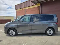 Usado VW Multivan 245 CV (180 kW) 2025 Gris / plata Monovolumen
