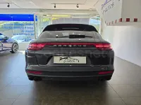 Usado Porsche Panamera Sport Turismo 462 CV (339 kW) 2018 Gris / plata Utilitario