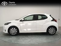 Usado Toyota Yaris Hybrid Active 116 CV (85 kW) 2022 Blanco Berlina