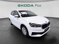 Usado Skoda Fabia Essence 95 CV (69 kW) 2023 Blanco Utilitario