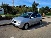 Usado VW Polo Trendline 64 CV (47 kW) 2002 Gris / plata Berlina