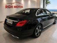 Usado Mercedes C200 204 CV (150 kW) 2021 Gris / plata Berlina