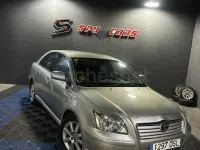 Usado Toyota Avensis Sol 129 CV (94 kW) 2005 Gris / plata Berlina