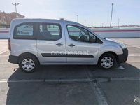 Usado Peugeot Partner Tepee Access 75 CV (55 kW) 2016 Gris / plata Monovolumen