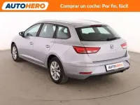 Usado Seat Leon Style 125 CV (91 kW) 2017 Plateado Utilitario