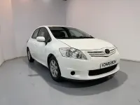 Usado Toyota Auris Active 90 CV (66 kW) 2012 Blanco Berlina